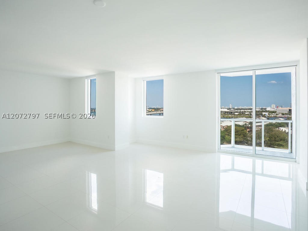 244 Biscayne Blvd #2402, Miami FL 33132
