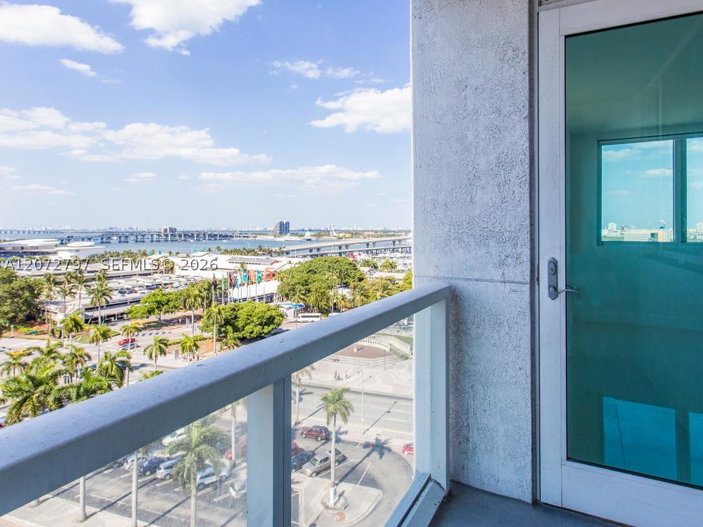 244 Biscayne Blvd #2402, Miami FL 33132
