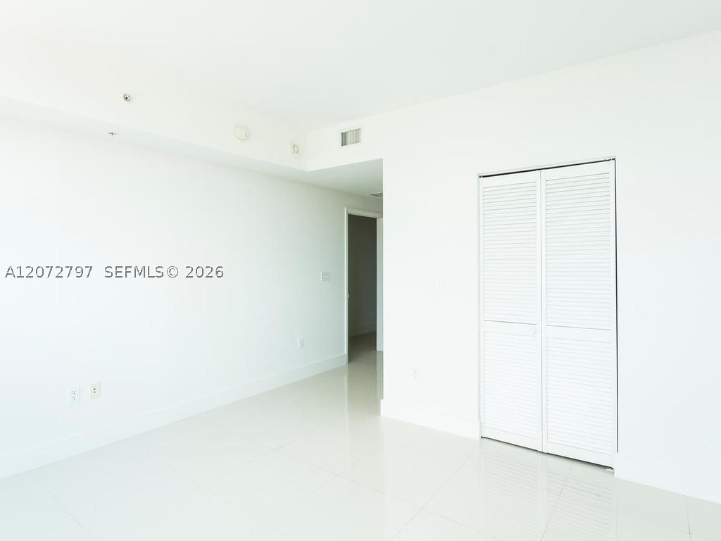 244 Biscayne Blvd #2402, Miami FL 33132