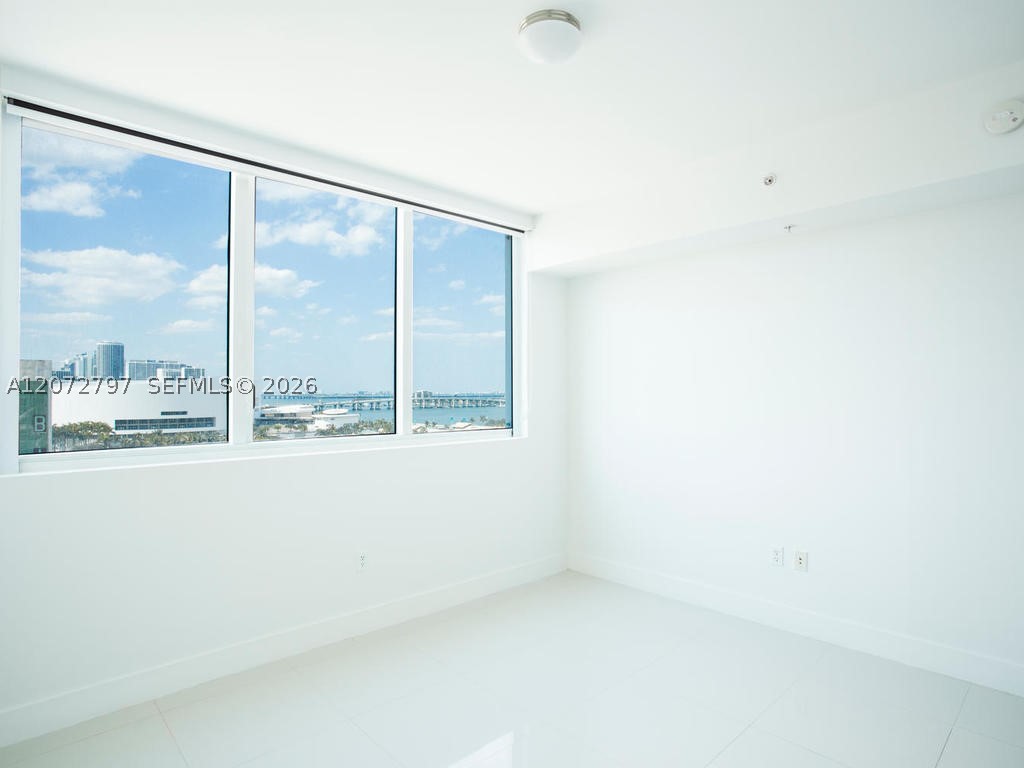 244 Biscayne Blvd #2402, Miami FL 33132