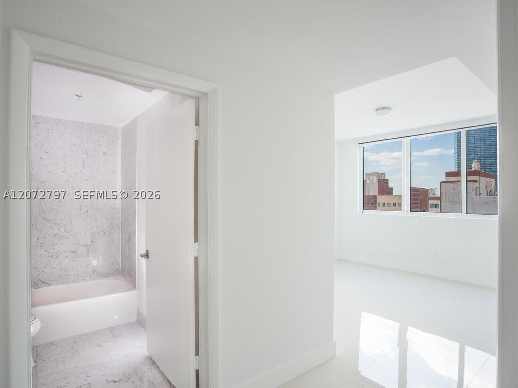244 Biscayne Blvd #2402, Miami FL 33132