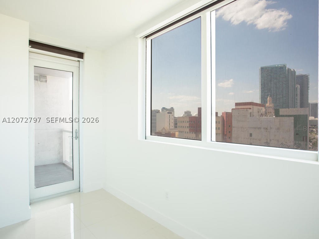 244 Biscayne Blvd #2402, Miami FL 33132