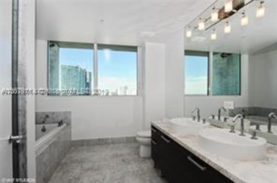 244 Biscayne Blvd #1102, Miami FL 33132