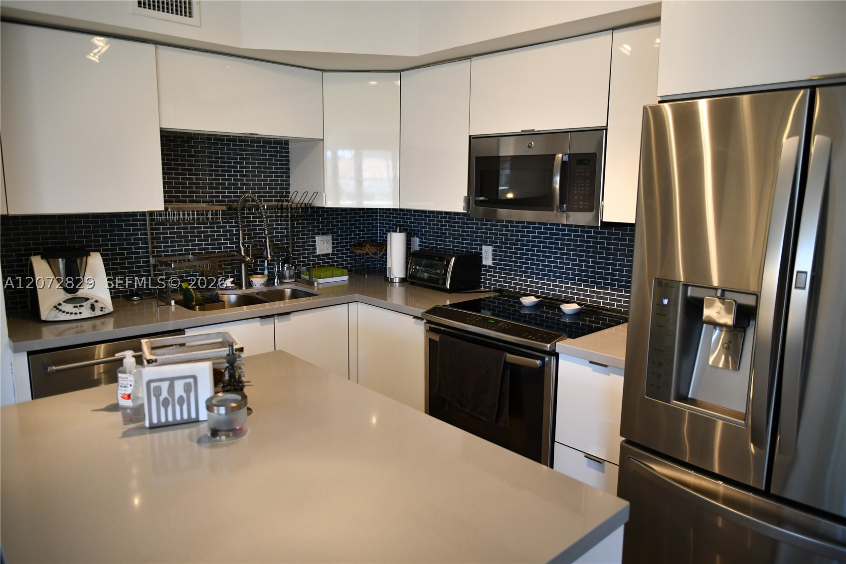 1000 E Island Blvd #303, Aventura FL 33160
