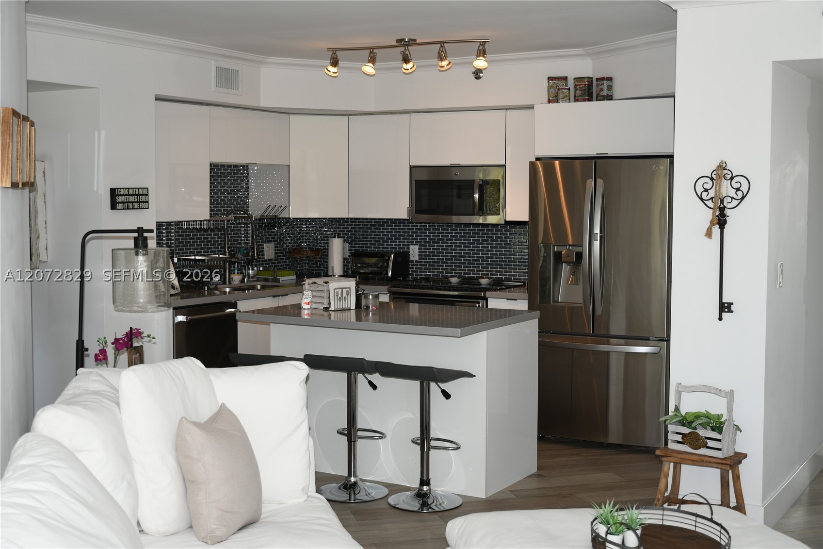 1000 E Island Blvd #303, Aventura FL 33160