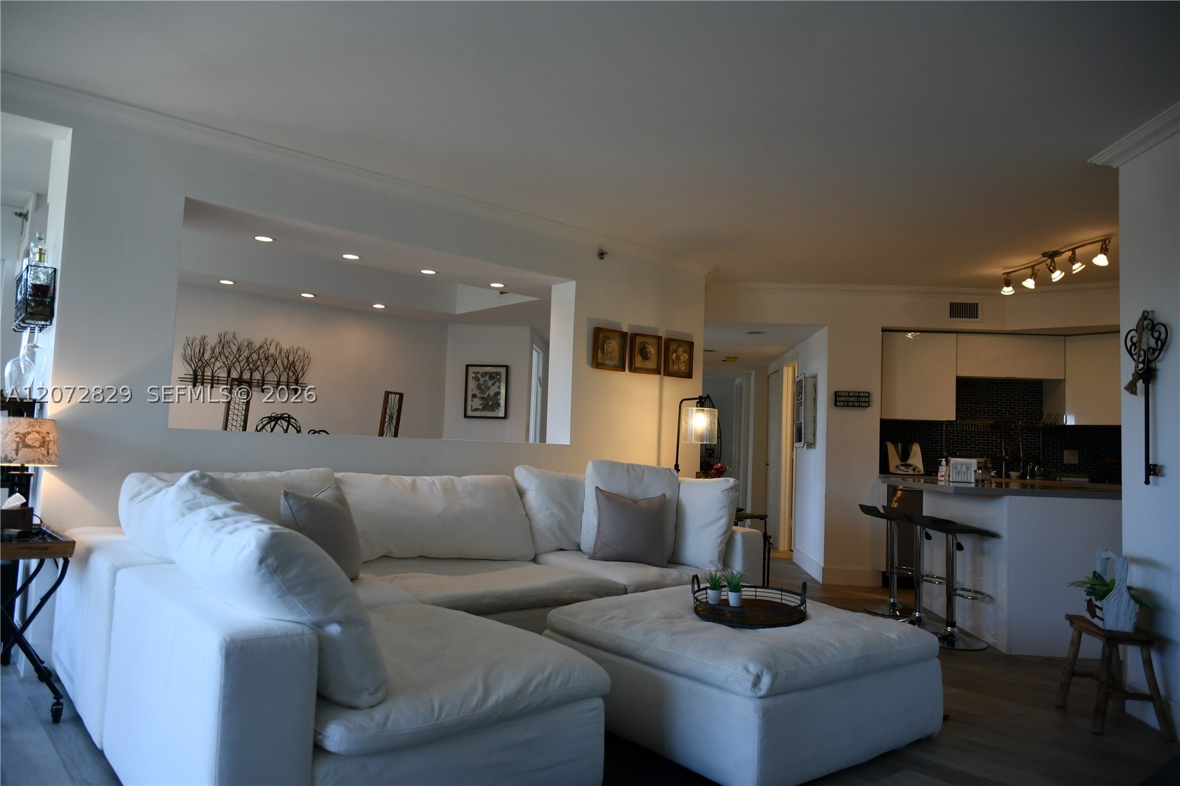 1000 E Island Blvd #303, Aventura FL 33160