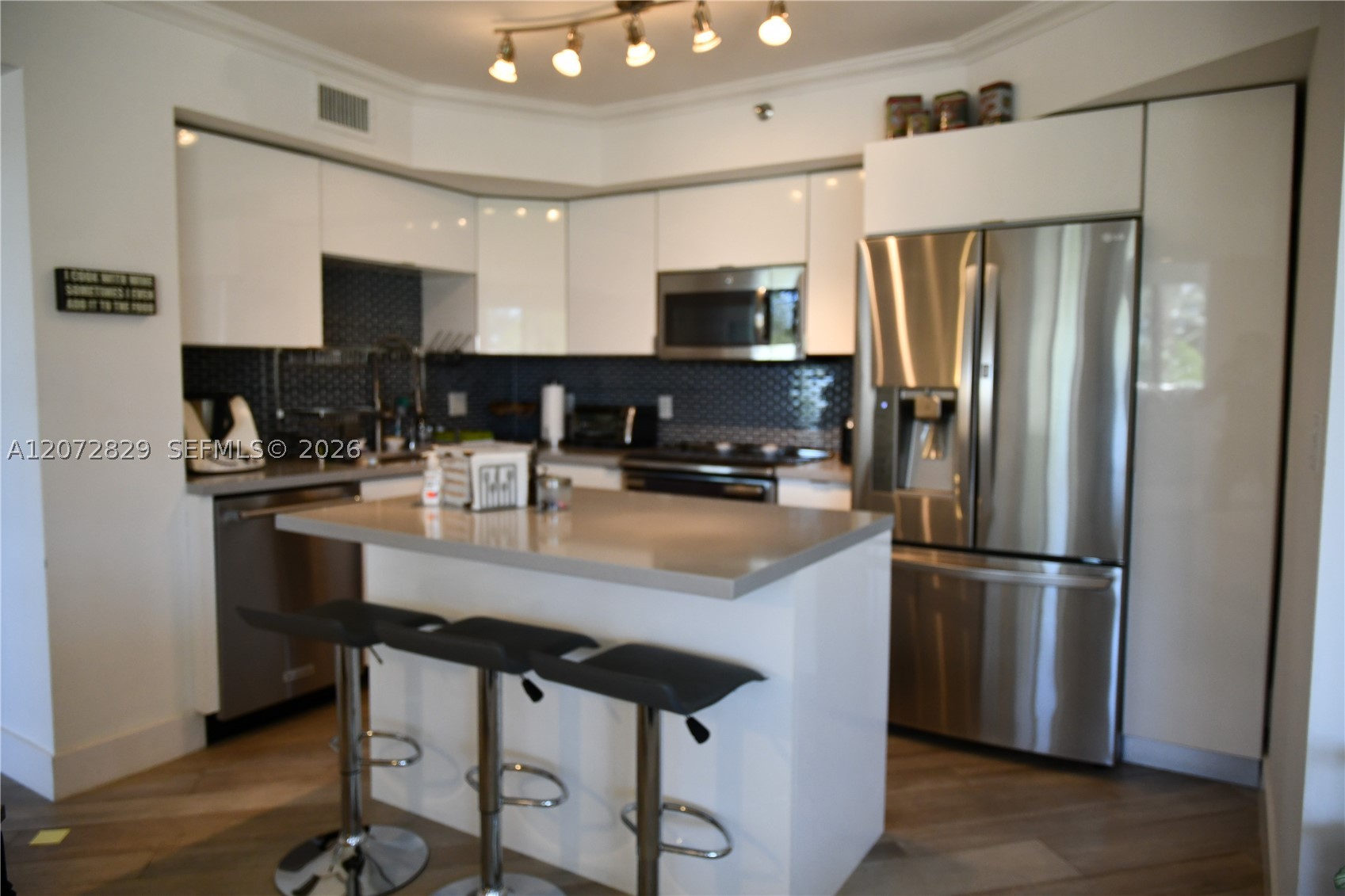 1000 E Island Blvd #303, Aventura FL 33160