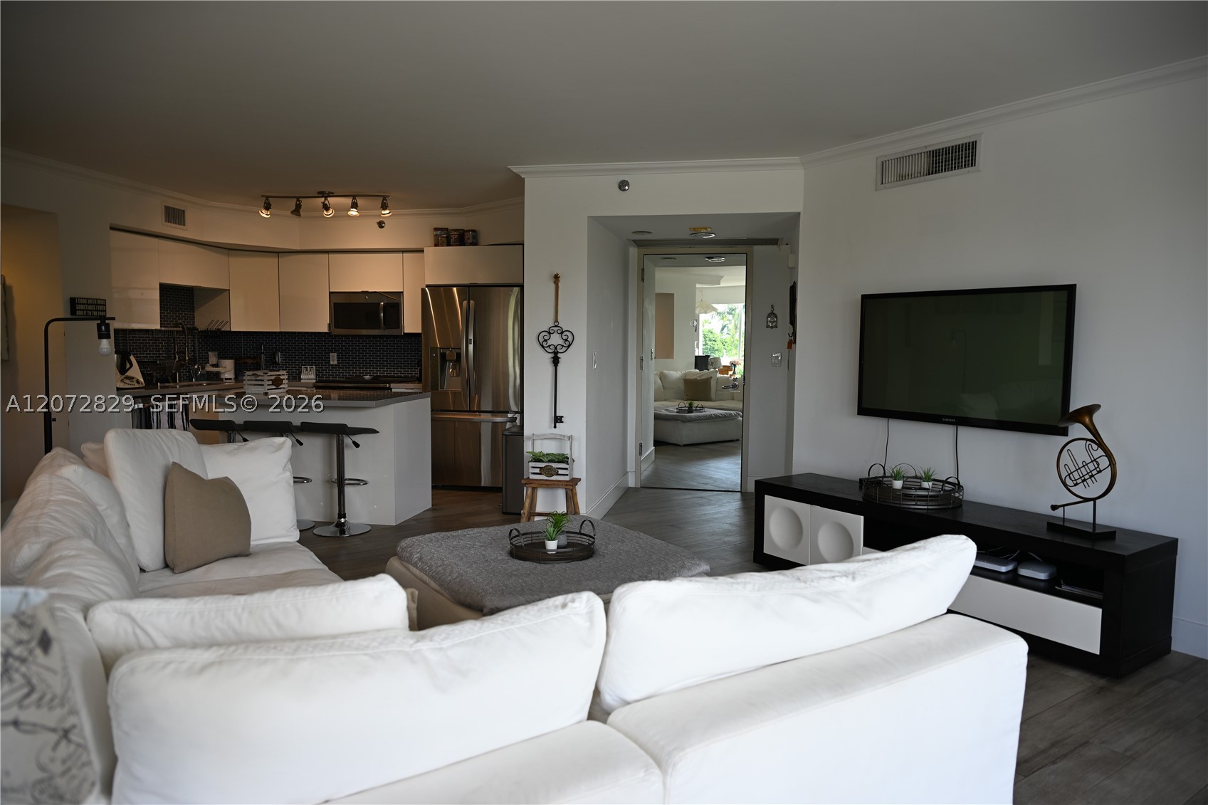 1000 E Island Blvd #303, Aventura FL 33160