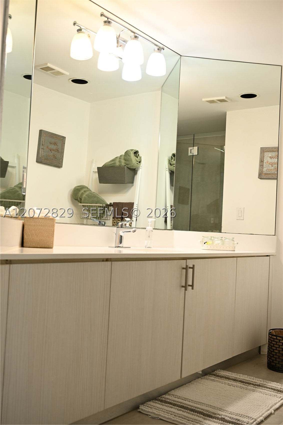 1000 E Island Blvd #303, Aventura FL 33160