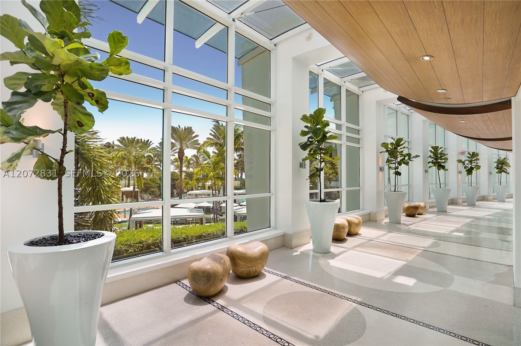 4401 Collins Ave #915, Miami Beach FL 33140