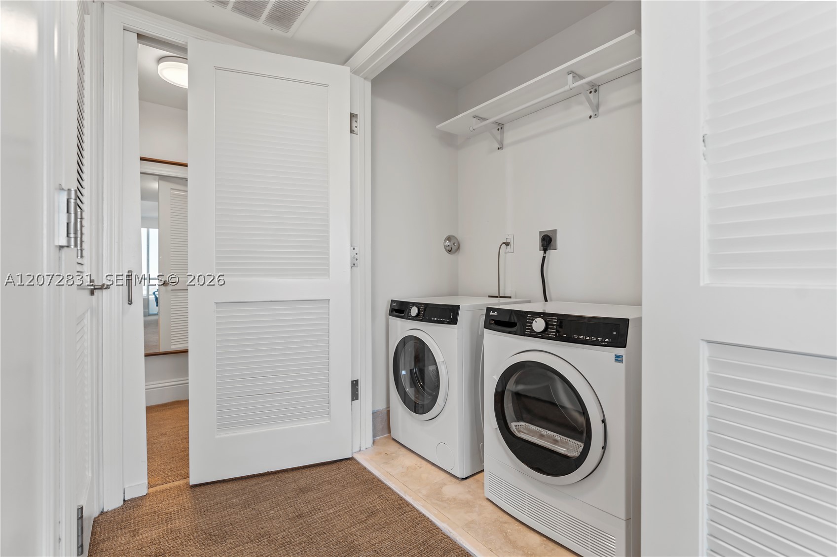 4401 Collins Ave #915, Miami Beach FL 33140