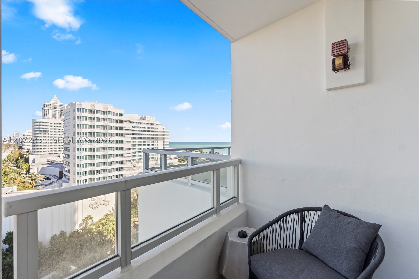 4401 Collins Ave #915, Miami Beach FL 33140