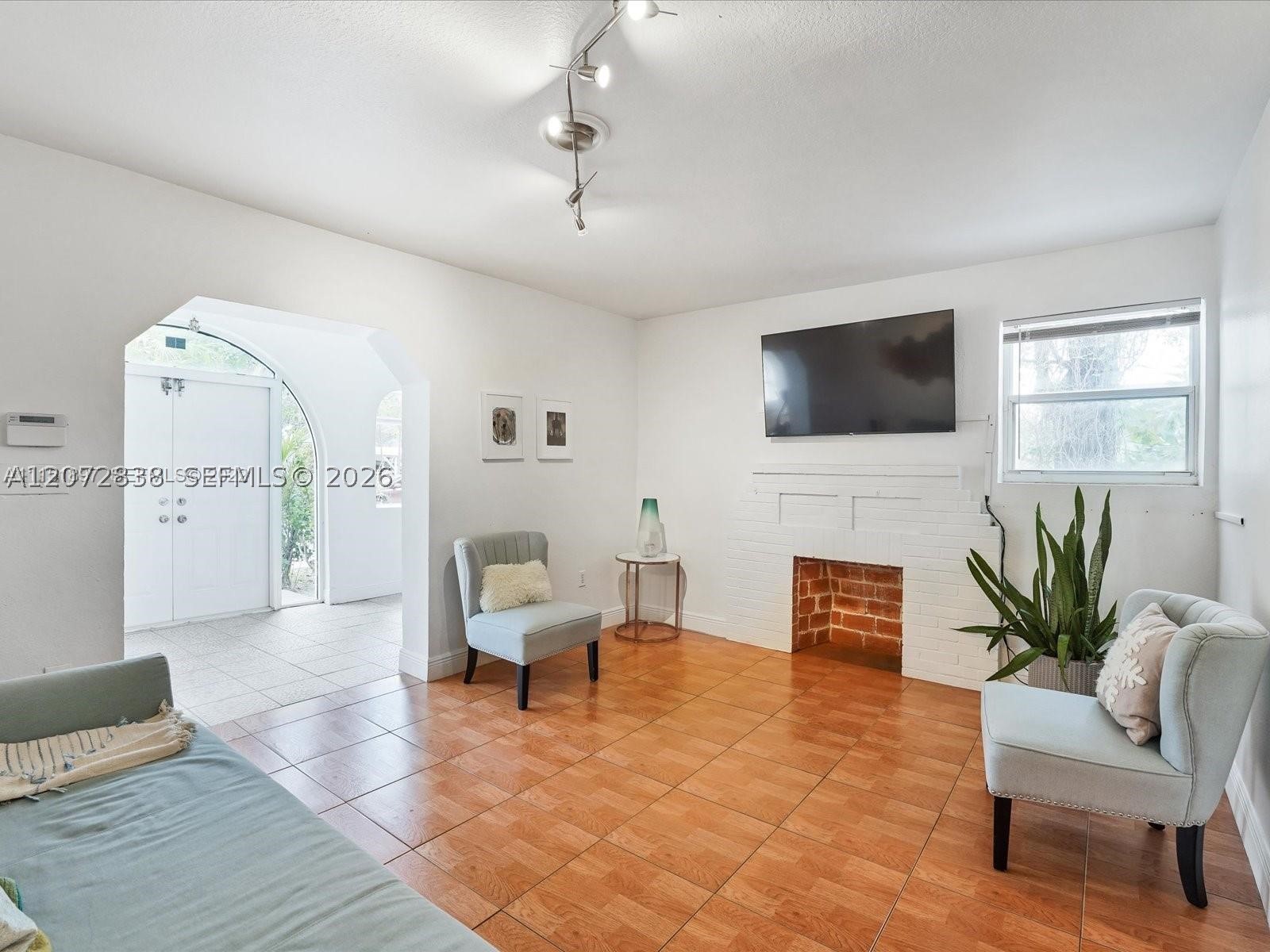 23 NE 46th St #0, Miami FL 33137