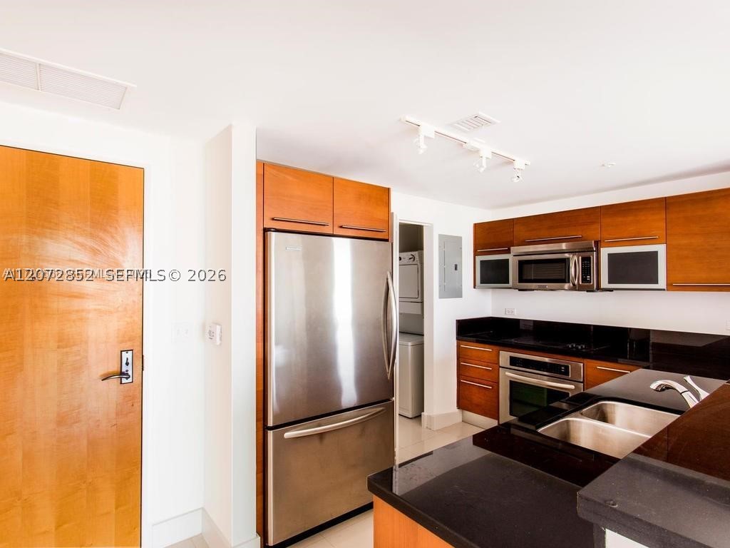 244 Biscayne Blvd #1202, Miami FL 33132