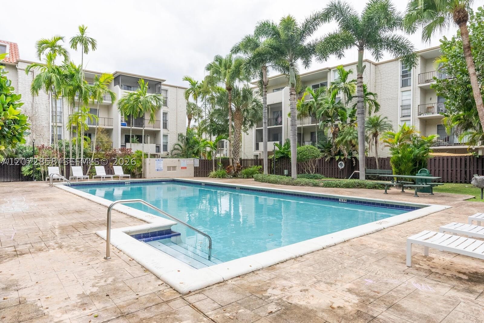 6900 N Kendall Dr #A409, Pinecrest FL 33156