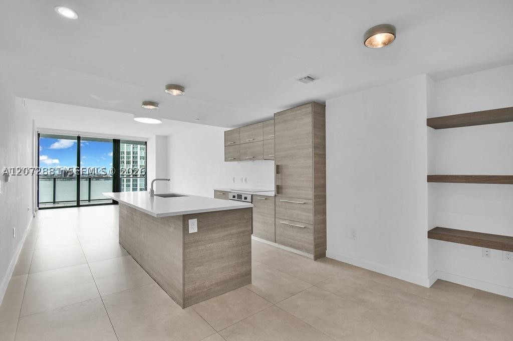 650 NE 32nd St #1803, Miami FL 33137