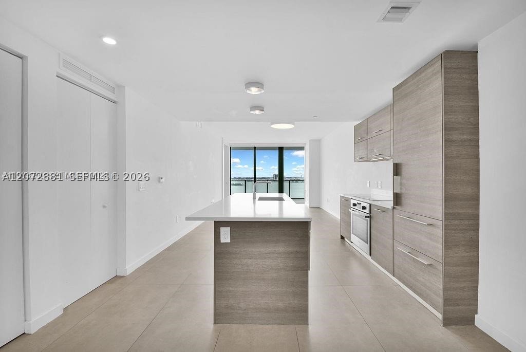 650 NE 32nd St #1803, Miami FL 33137