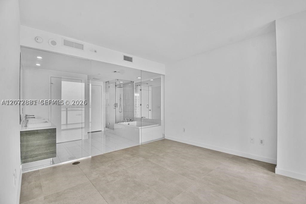 650 NE 32nd St #1803, Miami FL 33137