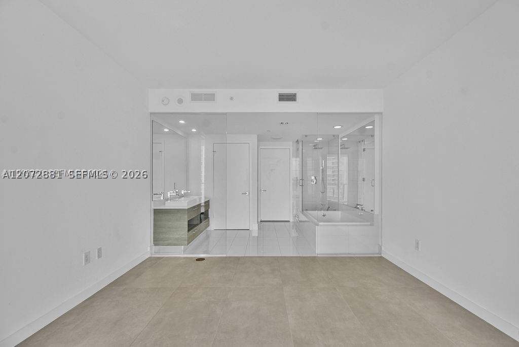 650 NE 32nd St #1803, Miami FL 33137