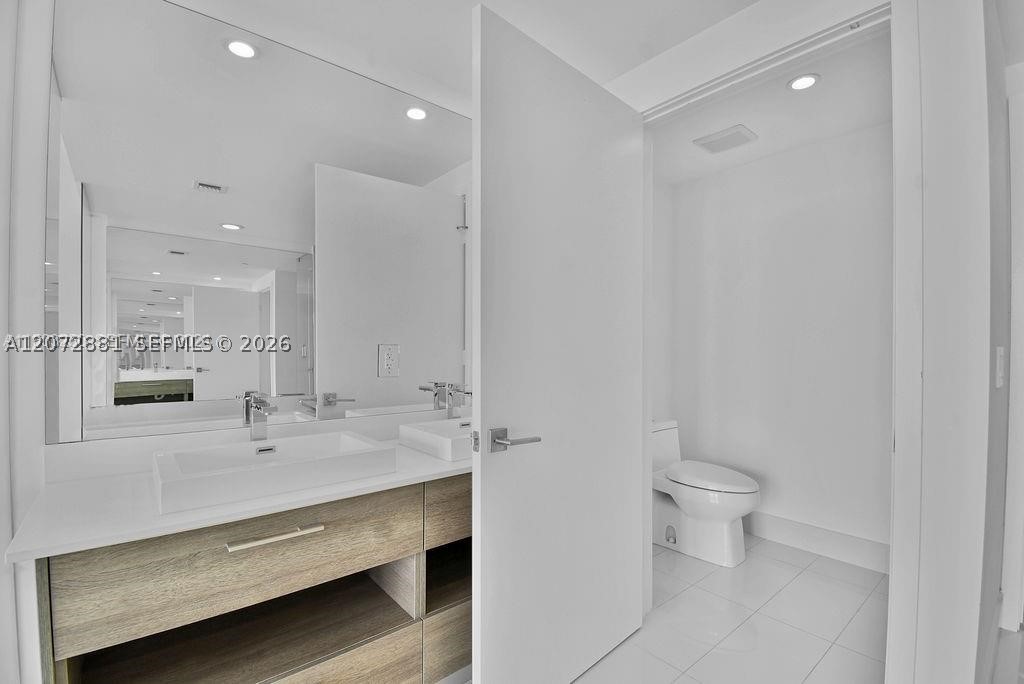 650 NE 32nd St #1803, Miami FL 33137