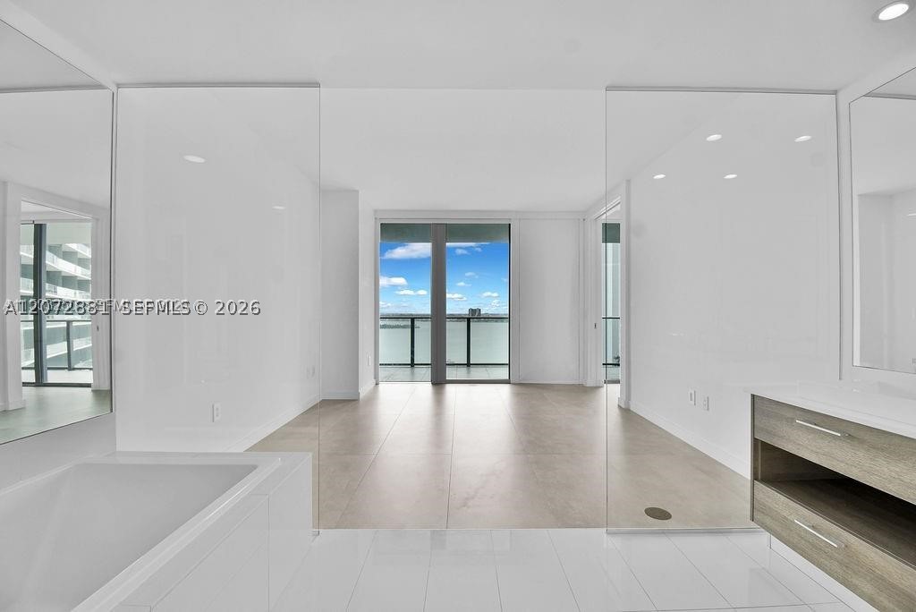 650 NE 32nd St #1803, Miami FL 33137