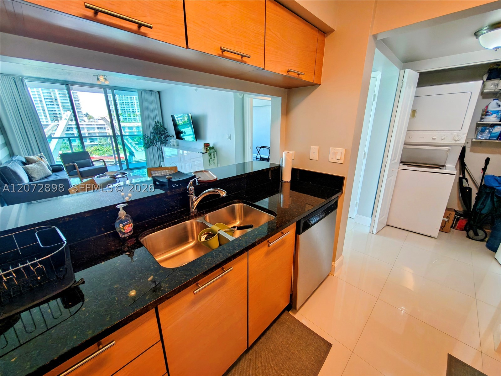 31 SE 5th St #909, Miami FL 33131