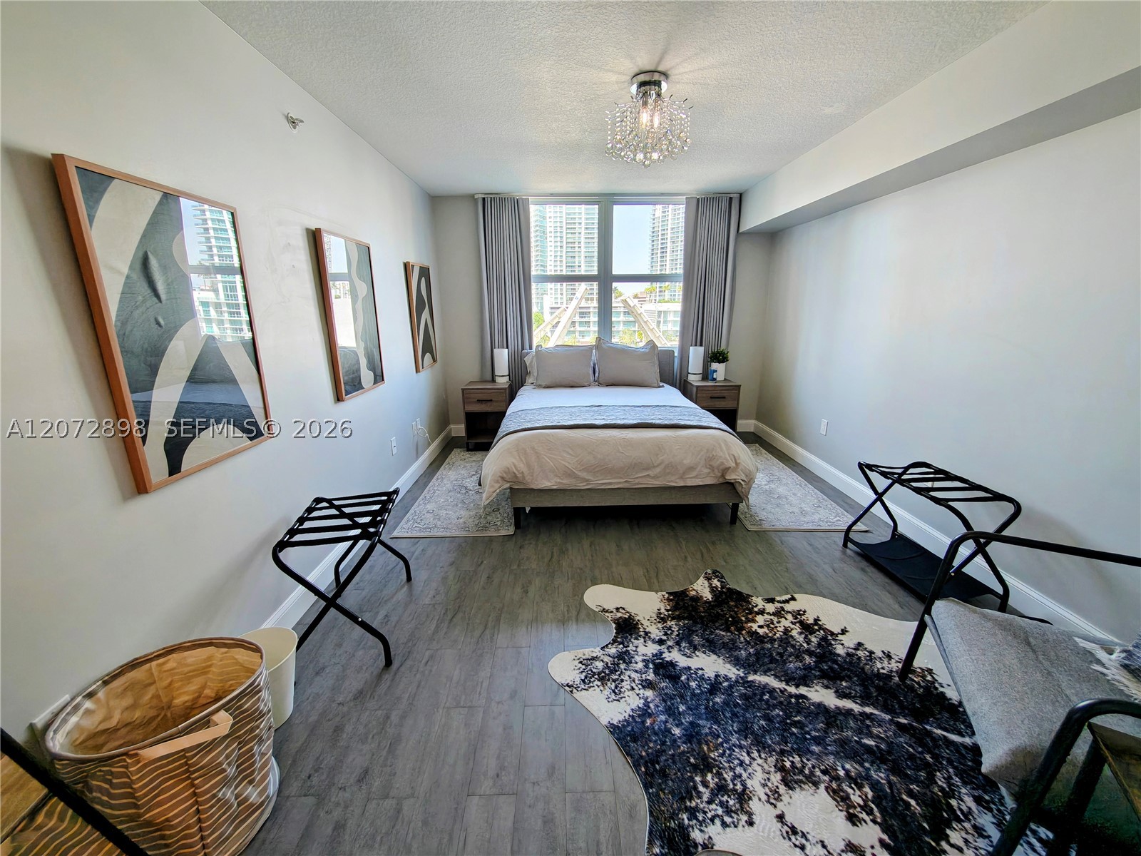 31 SE 5th St #909, Miami FL 33131