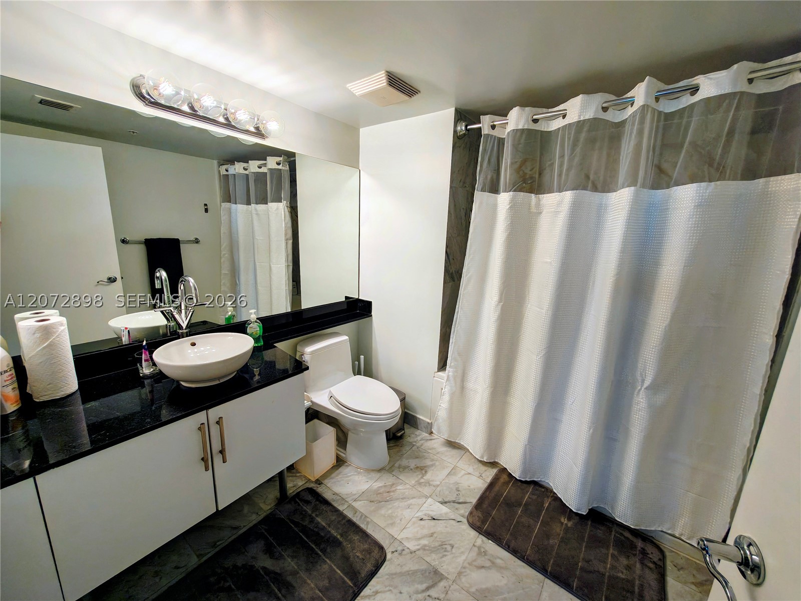 31 SE 5th St #909, Miami FL 33131