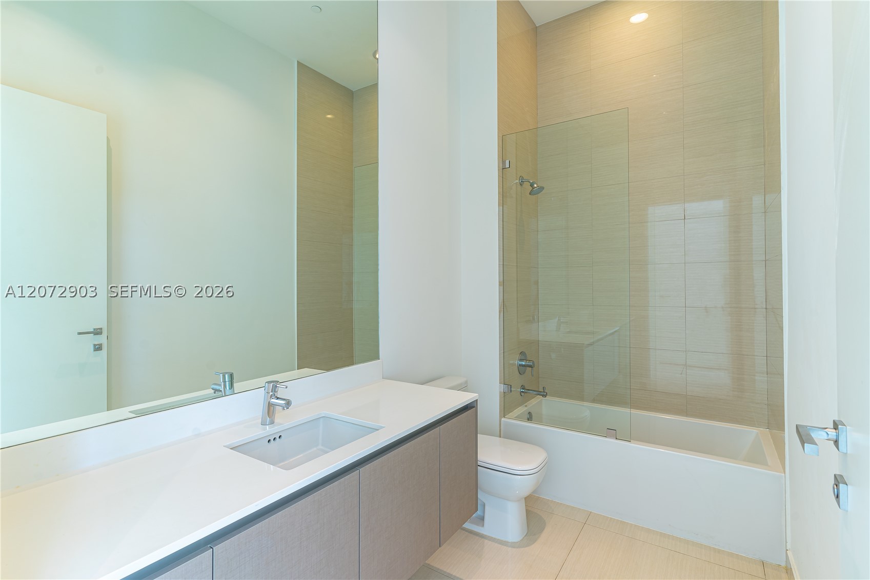 3250 NE 188th St #101, Aventura FL 33180
