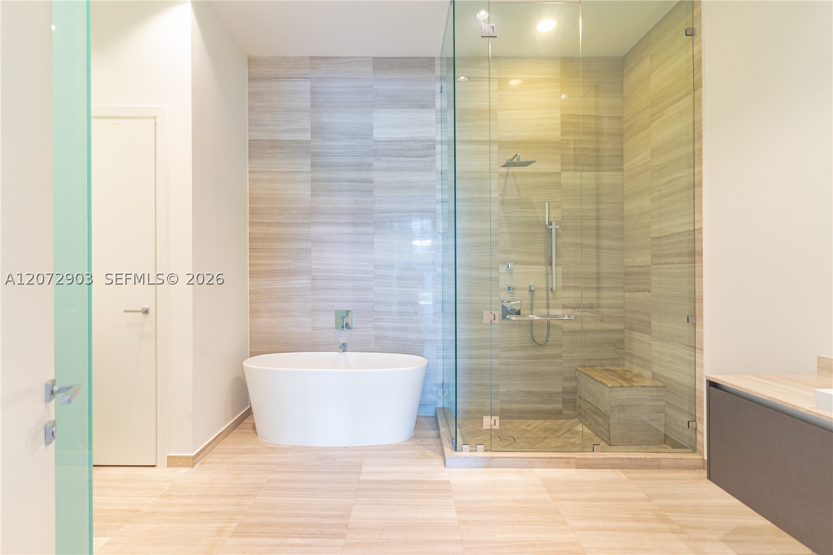 3250 NE 188th St #101, Aventura FL 33180