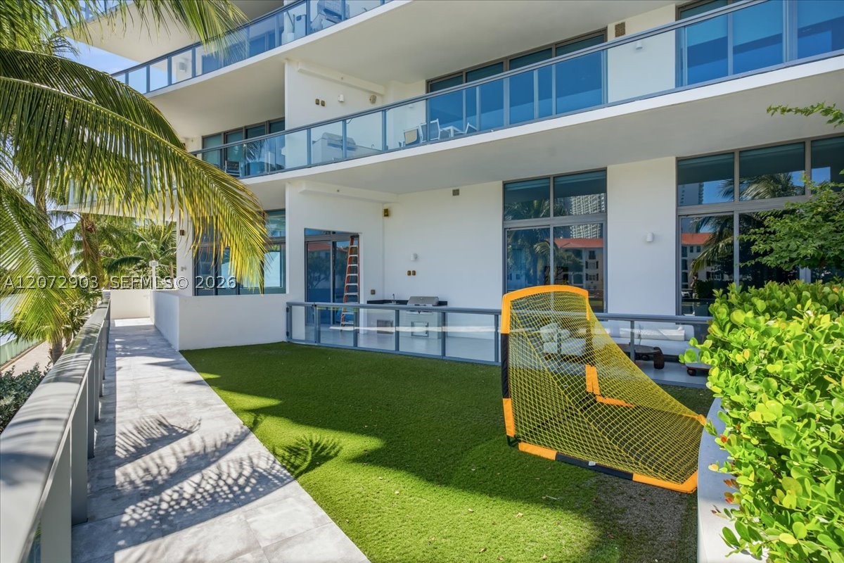 3250 NE 188th St #101, Aventura FL 33180
