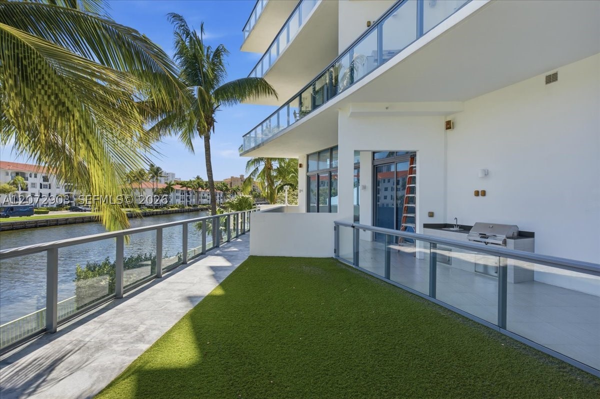 3250 NE 188th St #101, Aventura FL 33180