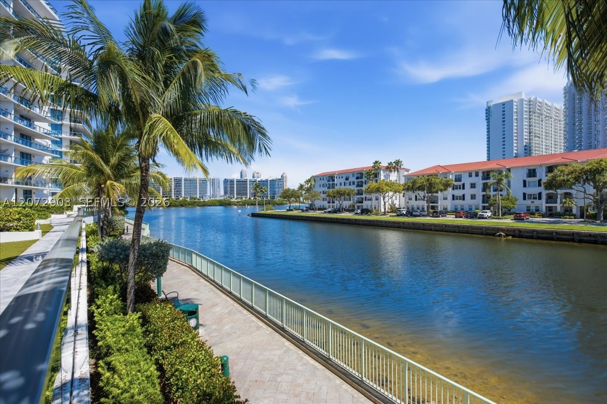 3250 NE 188th St #101, Aventura FL 33180