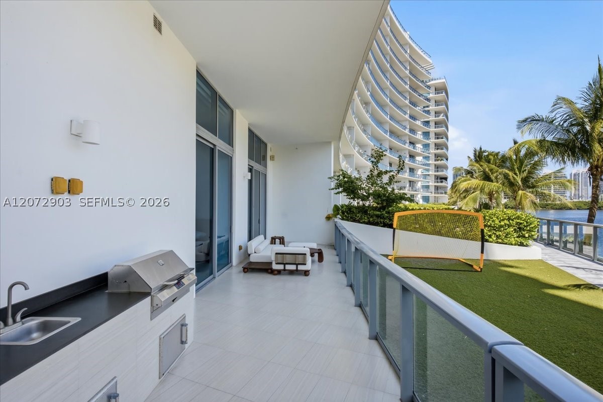 3250 NE 188th St #101, Aventura FL 33180