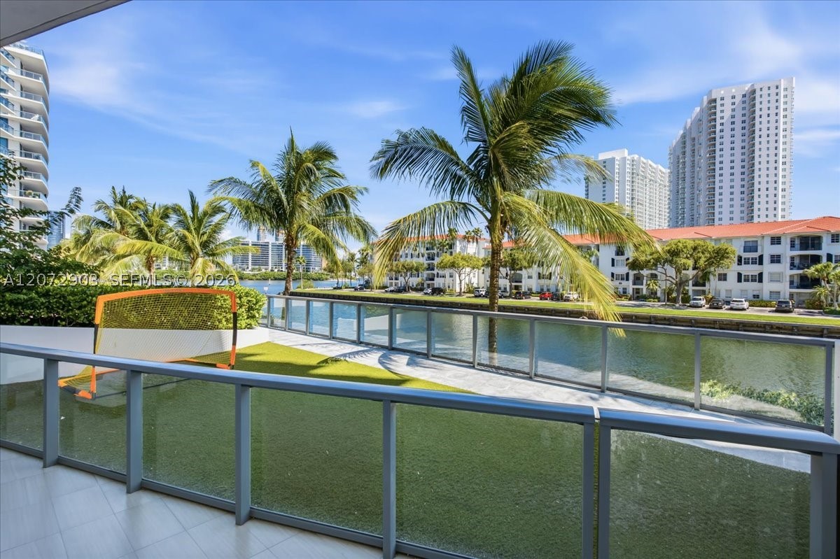 3250 NE 188th St #101, Aventura FL 33180