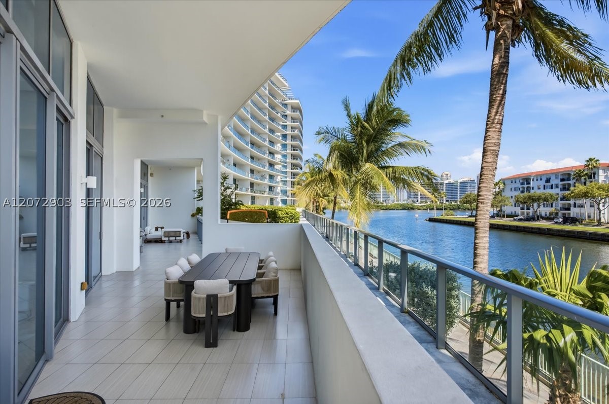 3250 NE 188th St #101, Aventura FL 33180