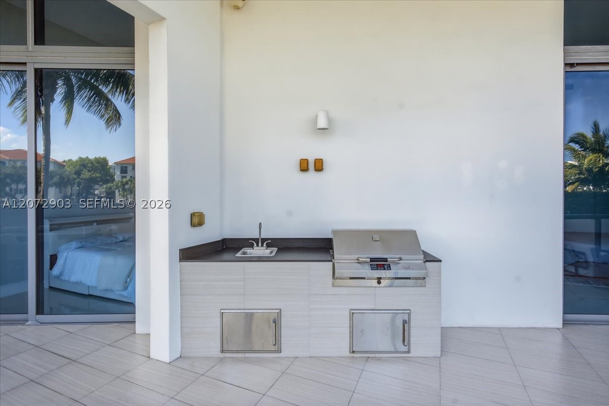 3250 NE 188th St #101, Aventura FL 33180