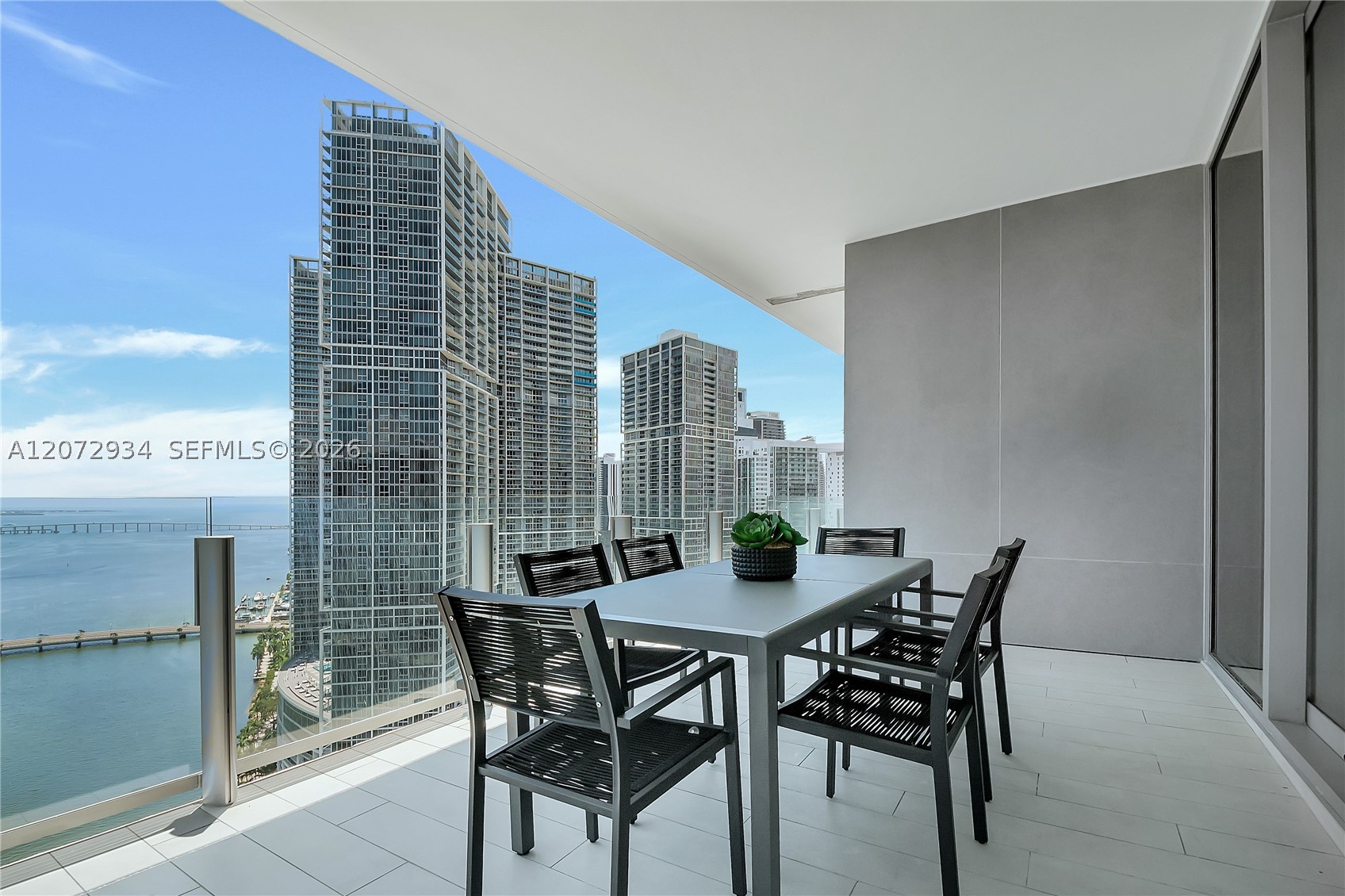 300 Biscayne Boulevard Way #2902E, Miami FL 33131