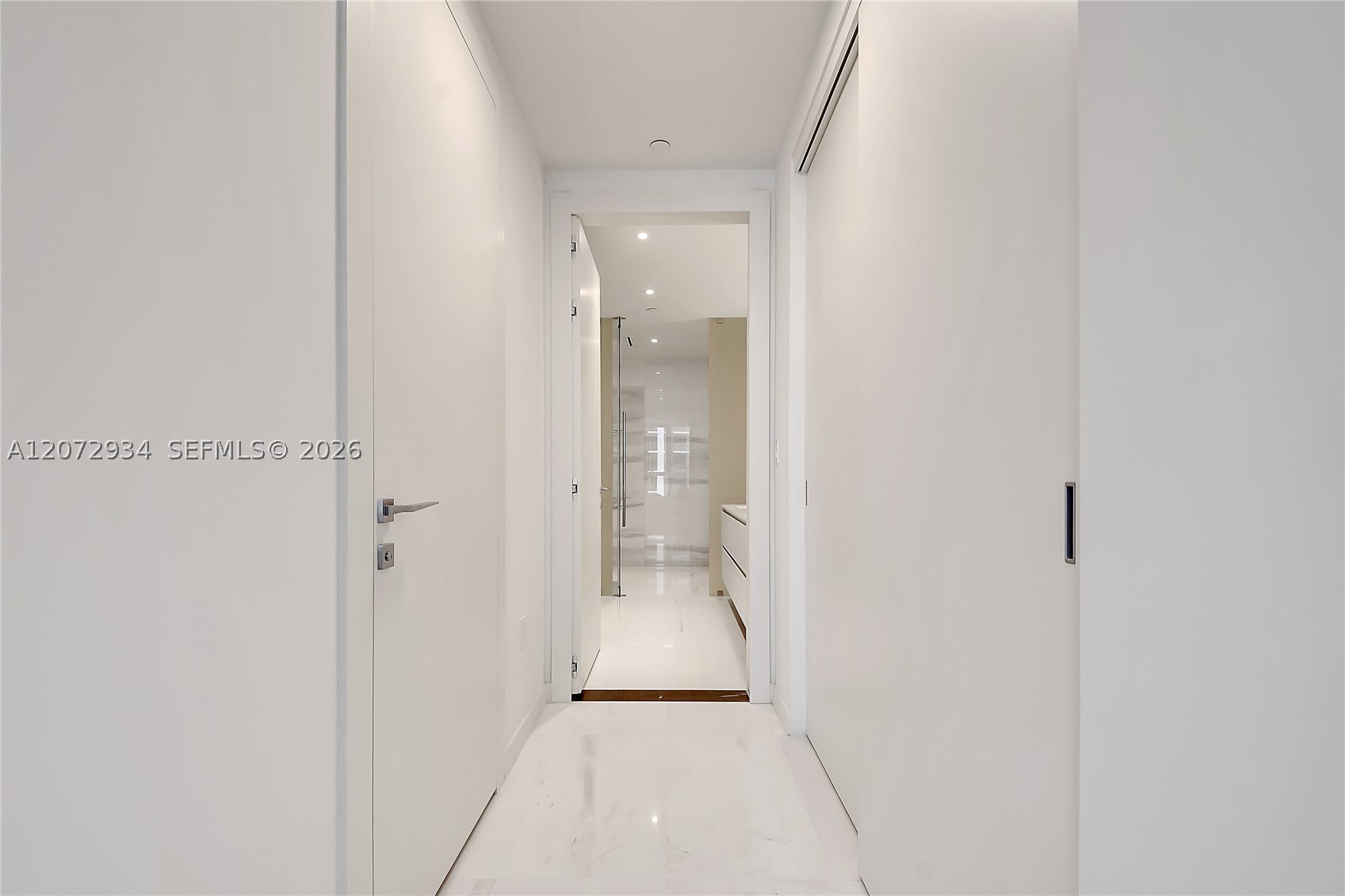300 Biscayne Boulevard Way #2902E, Miami FL 33131