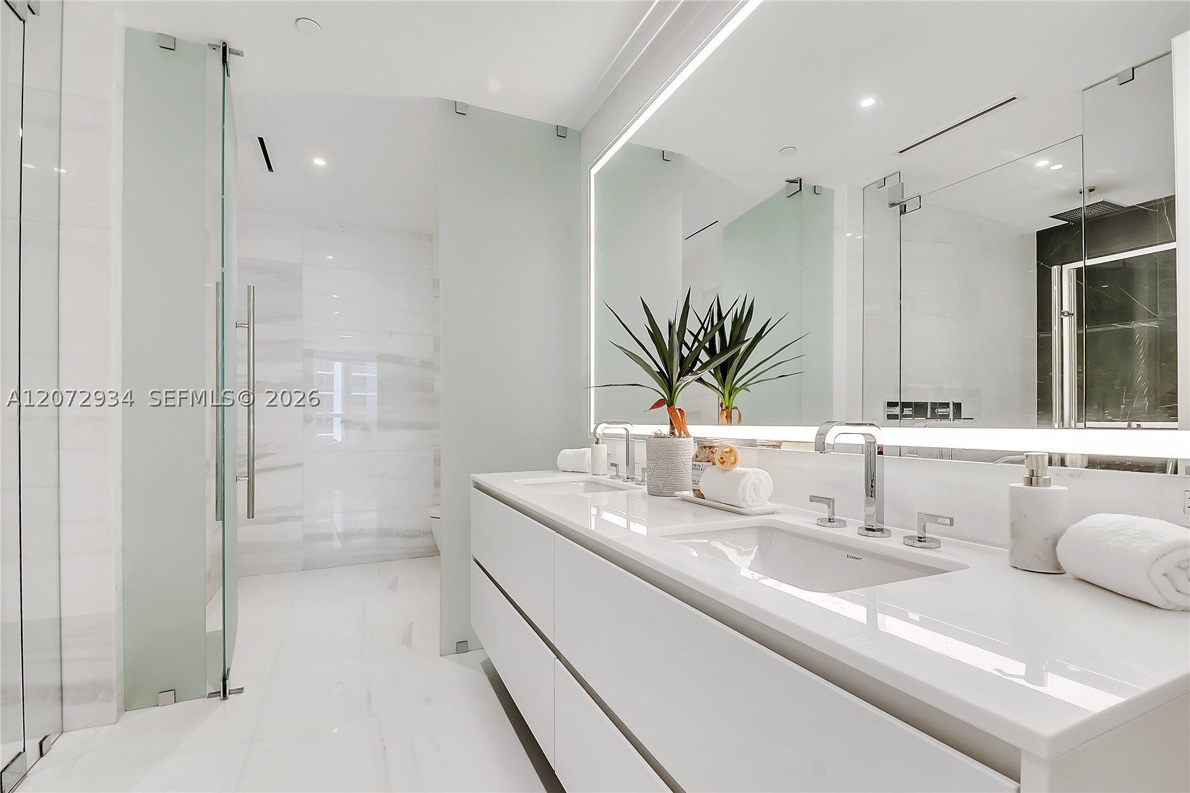 300 Biscayne Boulevard Way #2902E, Miami FL 33131