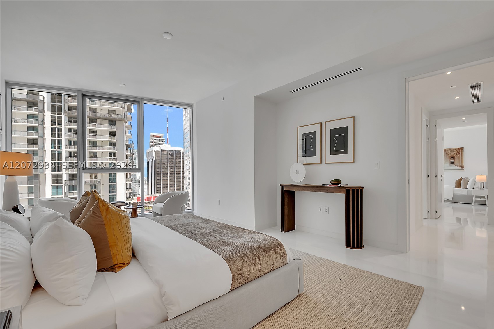 300 Biscayne Boulevard Way #2902E, Miami FL 33131