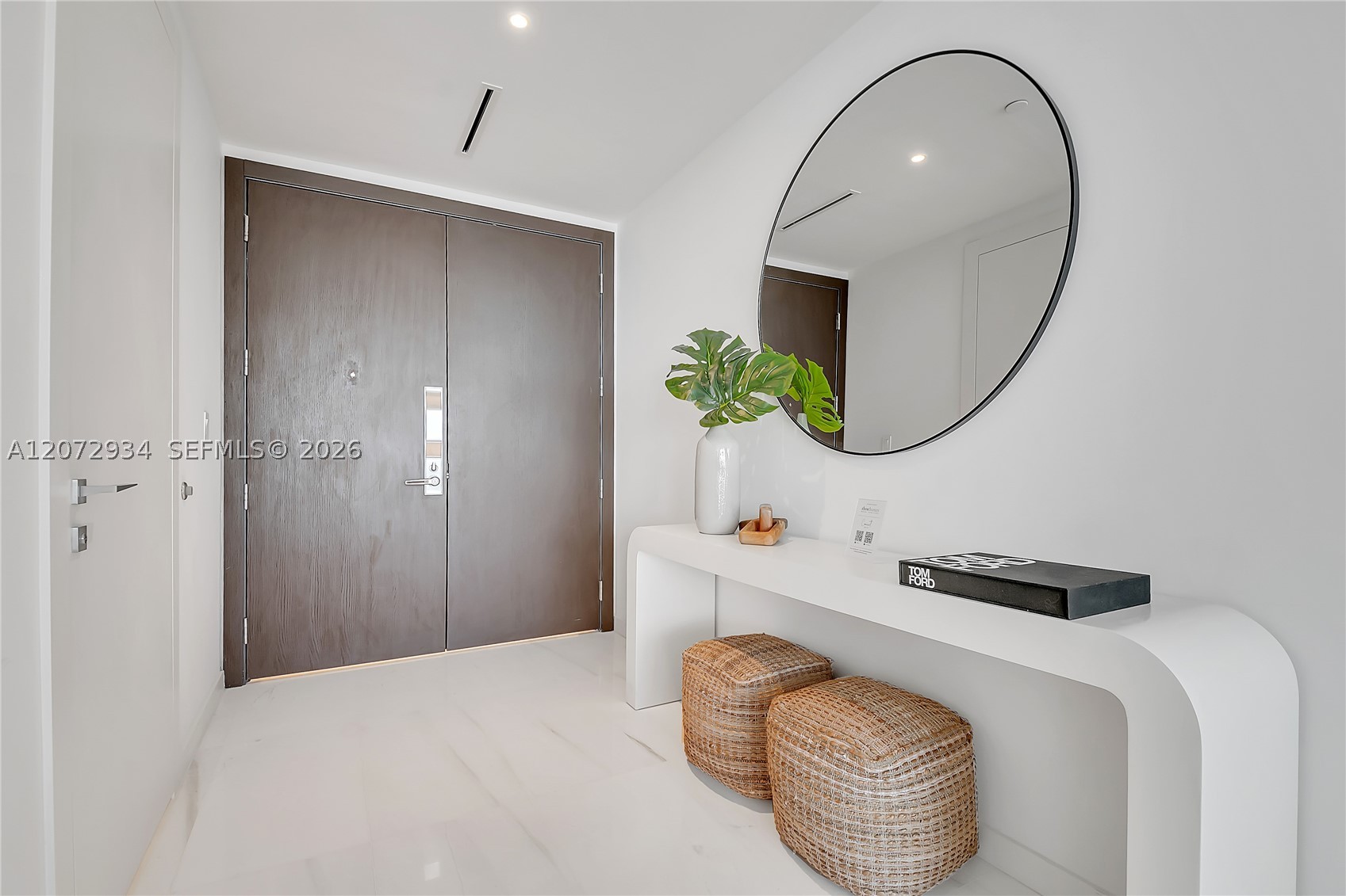 300 Biscayne Boulevard Way #2902E, Miami FL 33131