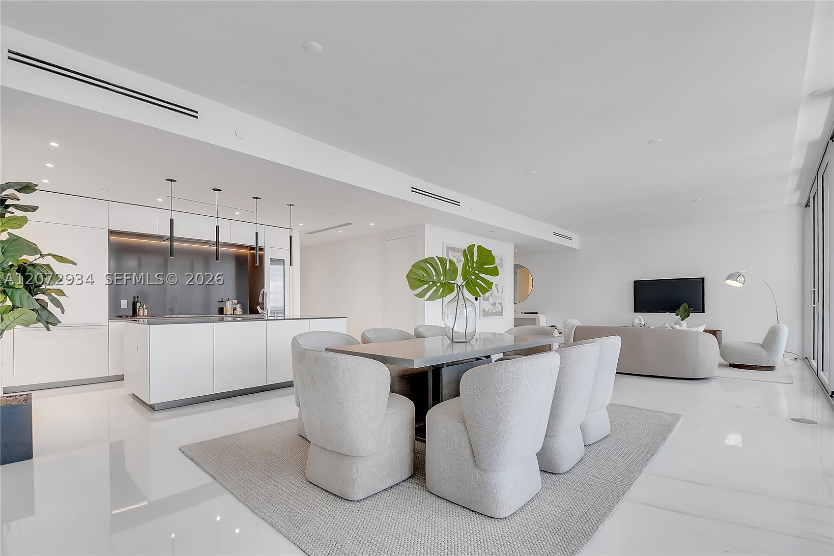 300 Biscayne Boulevard Way #2902E, Miami FL 33131