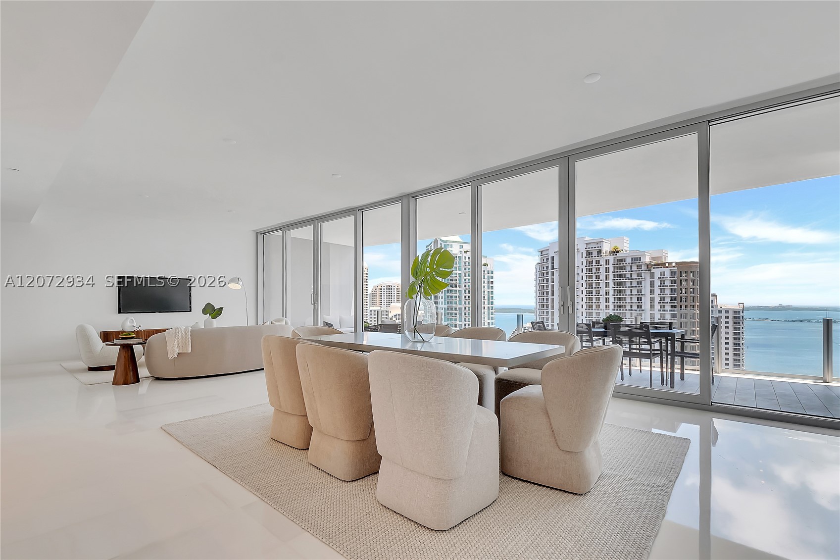 300 Biscayne Boulevard Way #2902E, Miami FL 33131