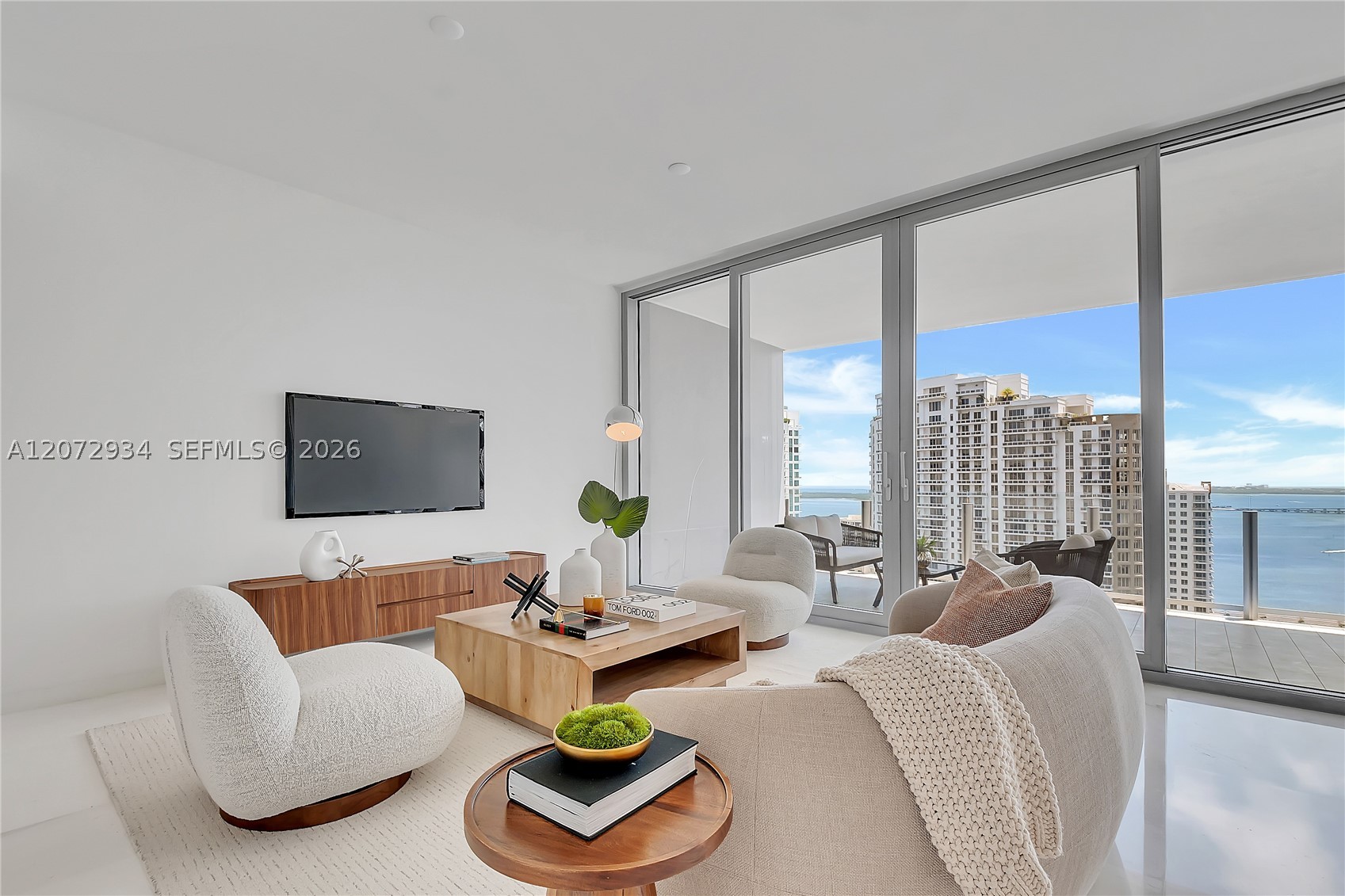 300 Biscayne Boulevard Way #2902E, Miami FL 33131