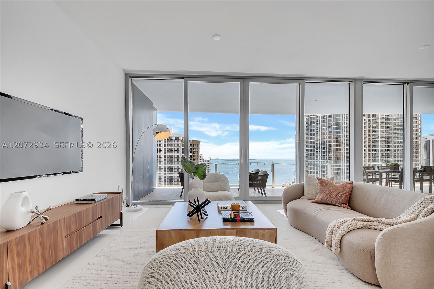 300 Biscayne Boulevard Way #2902E, Miami FL 33131