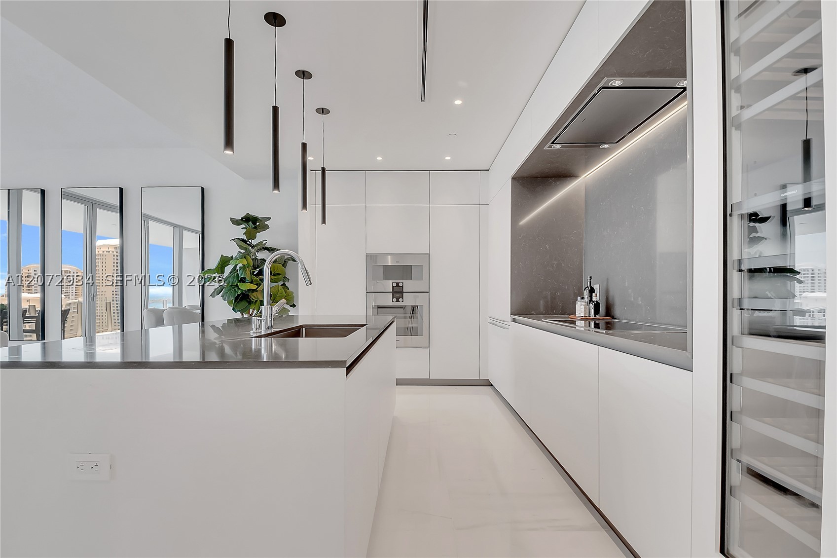 300 Biscayne Boulevard Way #2902E, Miami FL 33131