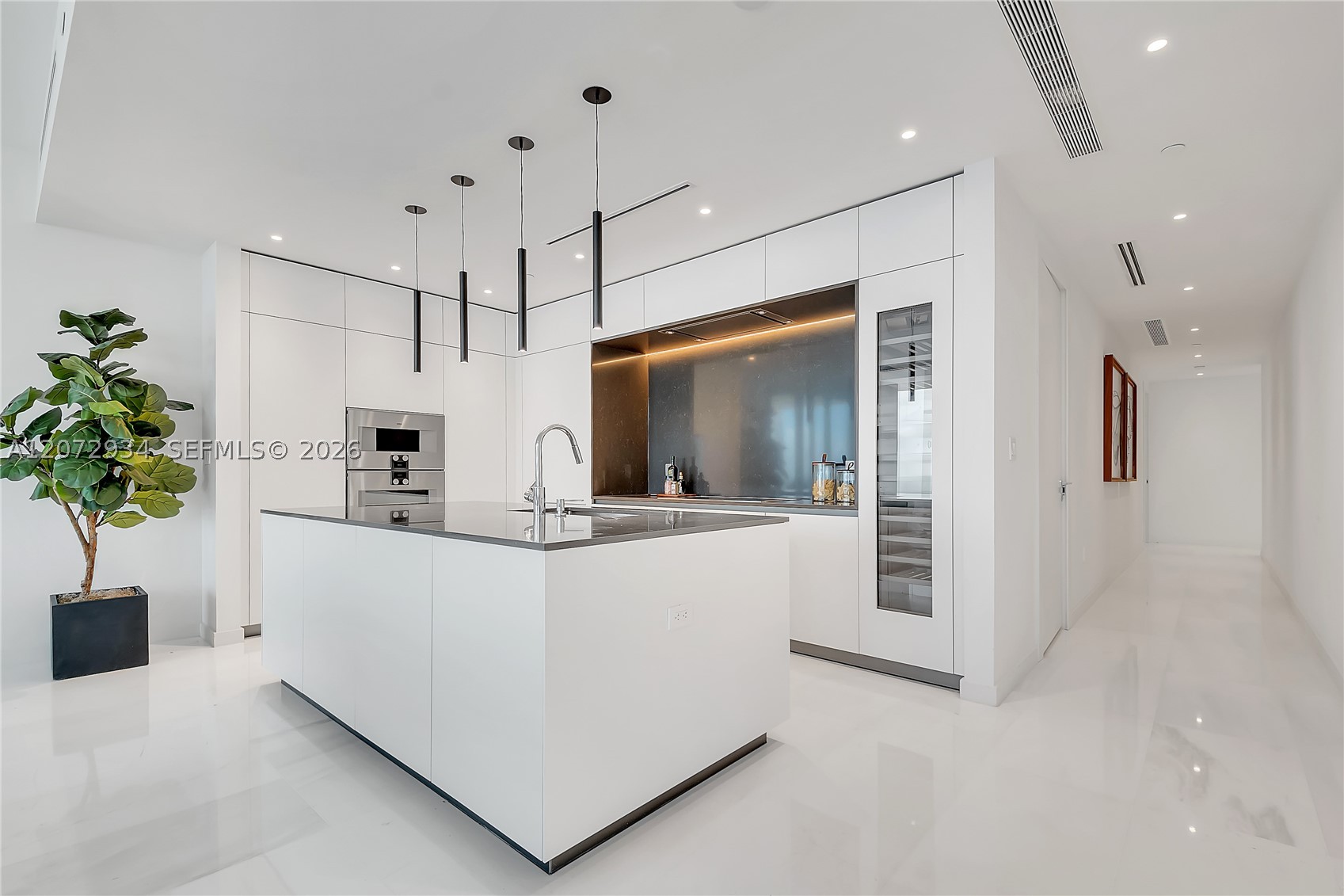 300 Biscayne Boulevard Way #2902E, Miami FL 33131