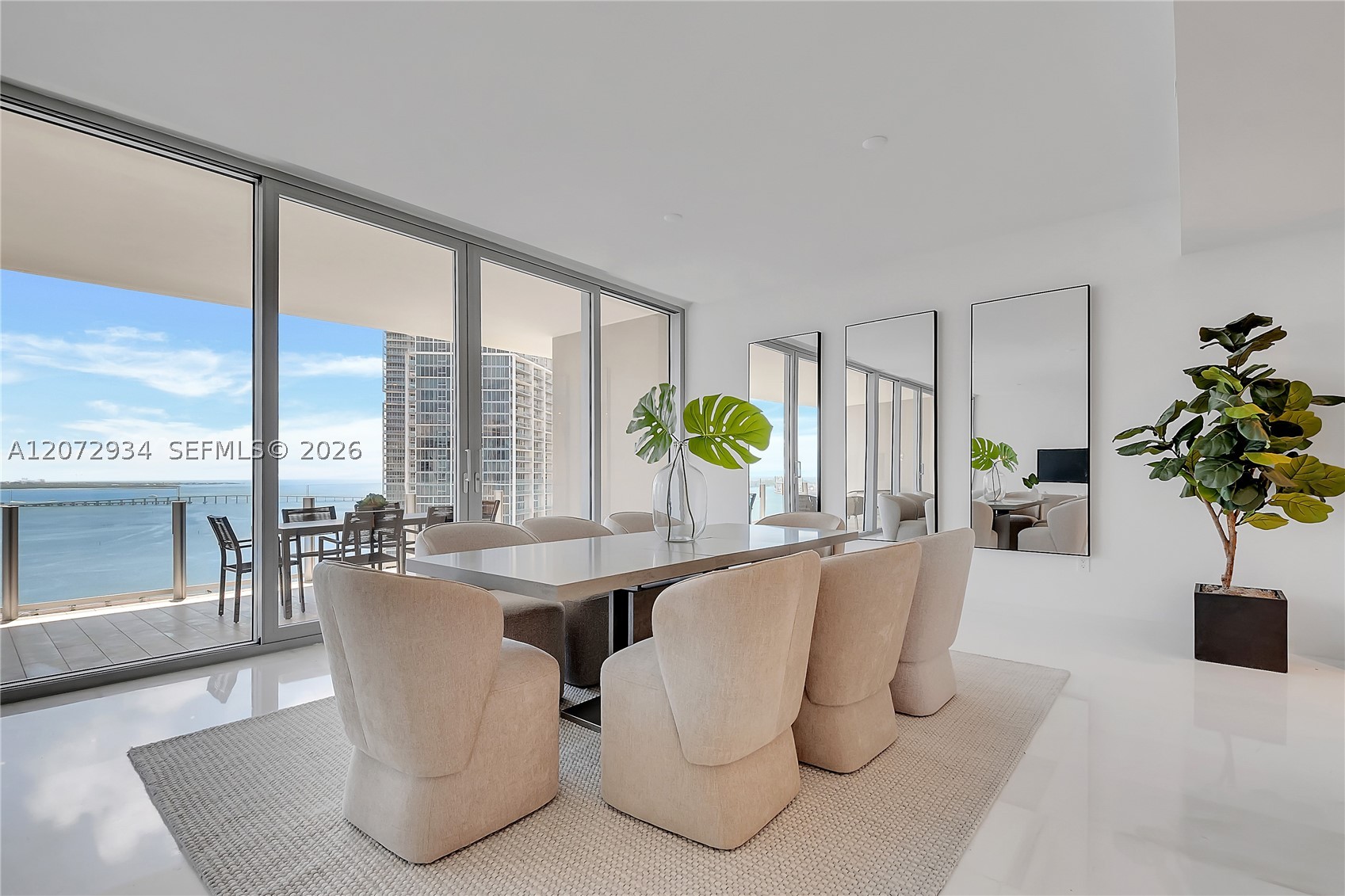 300 Biscayne Boulevard Way #2902E, Miami FL 33131