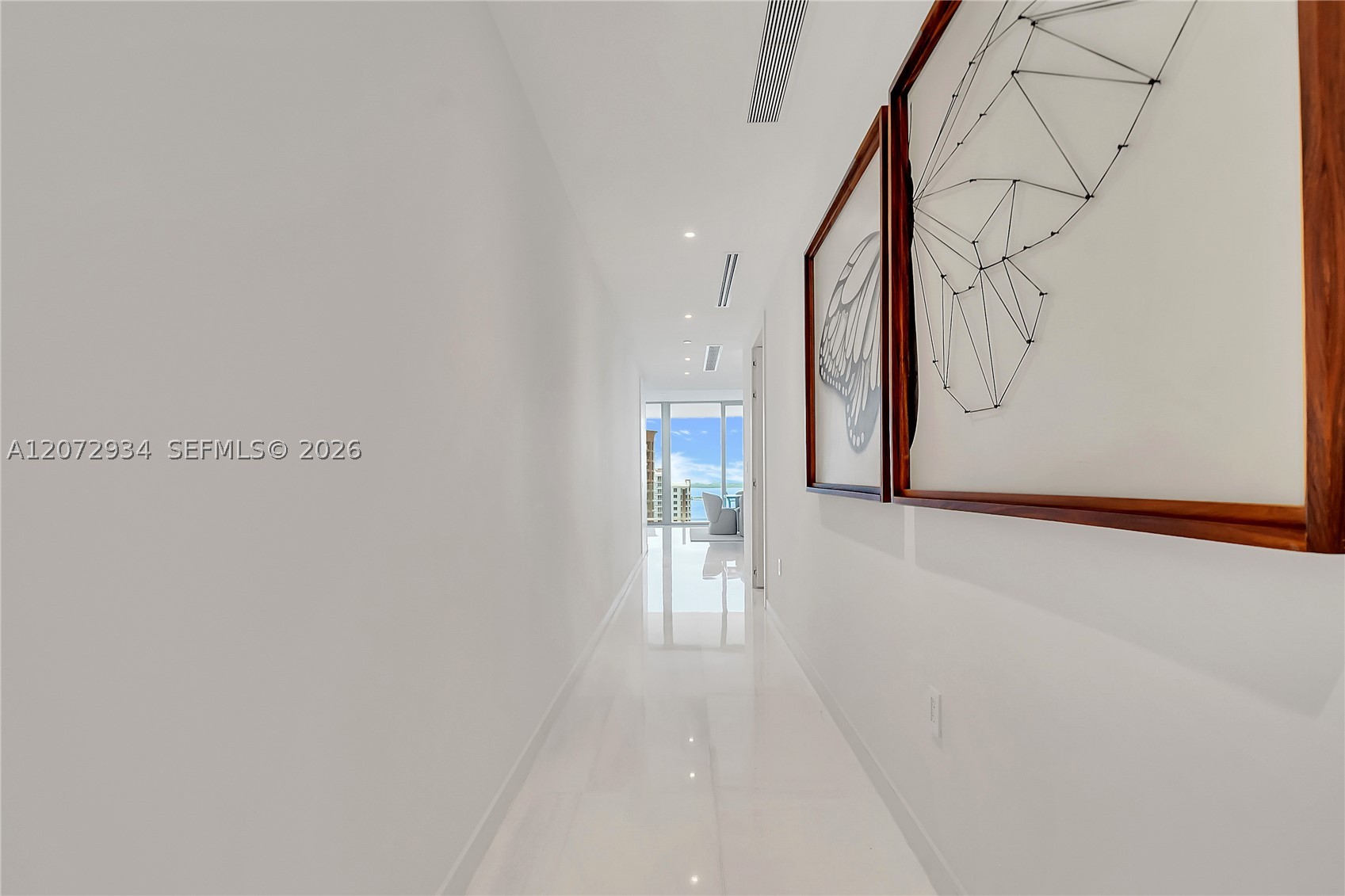 300 Biscayne Boulevard Way #2902E, Miami FL 33131
